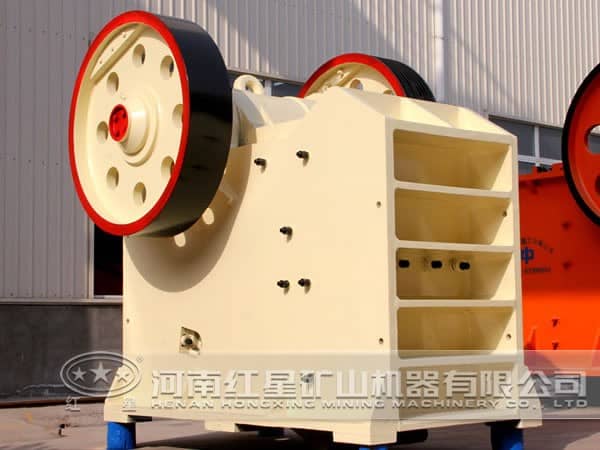 顎式破碎機(jī)破碎板的設(shè)計(jì)和選材很關(guān)鍵