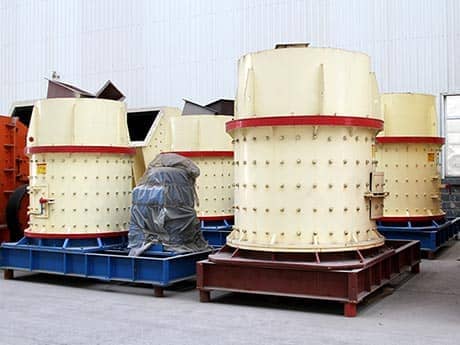 鄭州復(fù)合式破碎機(jī)廠家那么多，怎么才能挑選出性能優(yōu)越的設(shè)備？