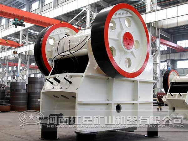 新型顎式破碎機(jī)機(jī)構(gòu)及性能優(yōu)勢(shì)介紹