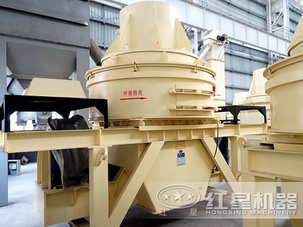 哪款破碎機的出料粒度比較細？